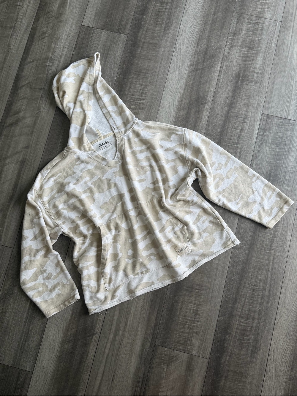 Cabela’s Women’s Camo Pullover Hoodie Sz M Beige White Cotton Knit Oversized Fit